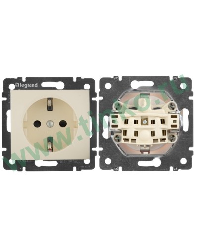 Розетка Valena 2К+3 с защитными шторками, на винтах 16А 250В, слоновая кость (774321). Розетка. LegranD в Нижнем Тагиле